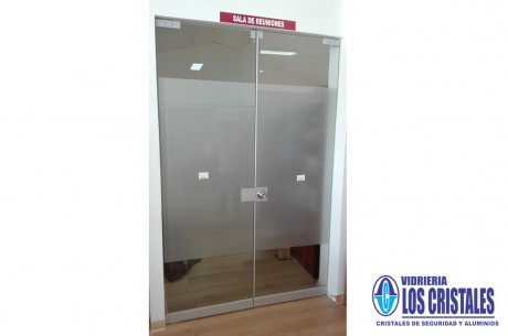 Puerta con Vidrio Templado Incoloro